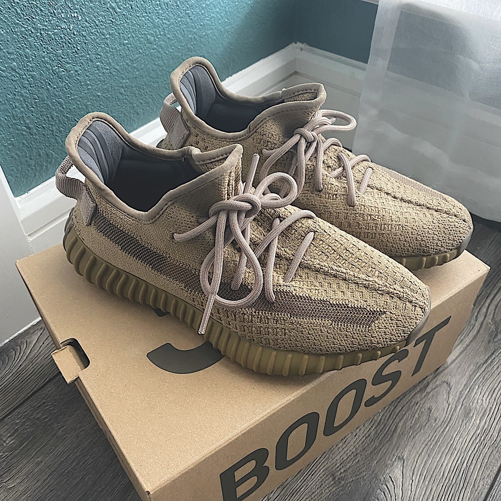 ❌SOLD❌Yeezy Boost 350 V2 ‘Earth’